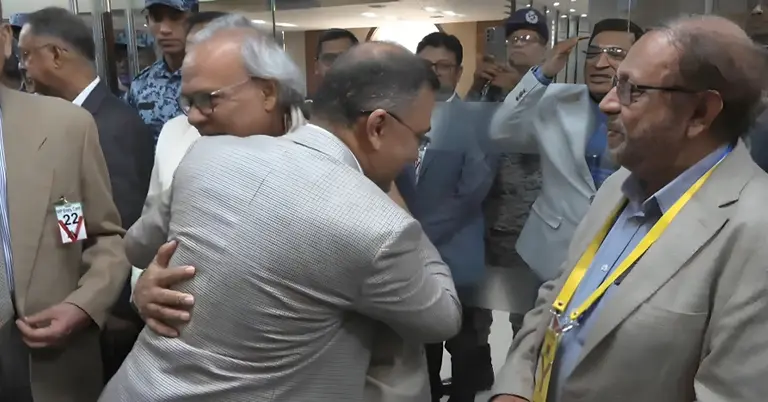 বিএনপির নেতাদের সঙ্গে তারেক রহমান